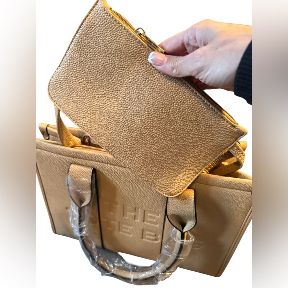 Beige Leather Tote Bag - Picture 3 of 4